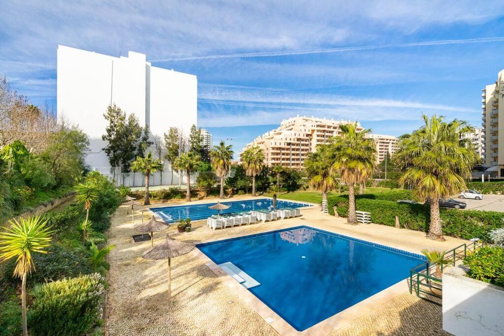 Apartamento Da Rocha, 4g Jardins Da Rocha, Sunny Studio, Air Conditioning, Two Pools, Internet, Parking, By Ig